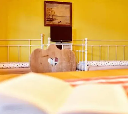 ゲストハウス オリンピアハウス 3*